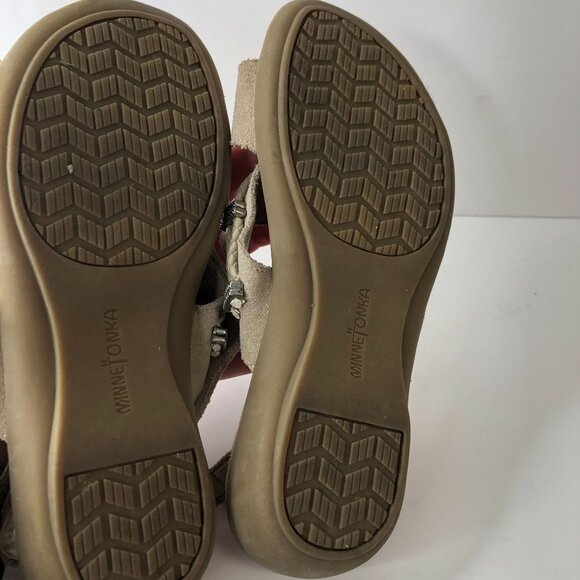 Minnetonka Women Sliver Beaded Tan Leather Sling Back Sandals Size 5W - Picture 12 of 12